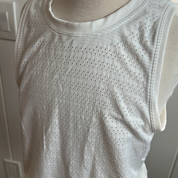 White mesh Lululemon athletic top - Picture 2 of 6